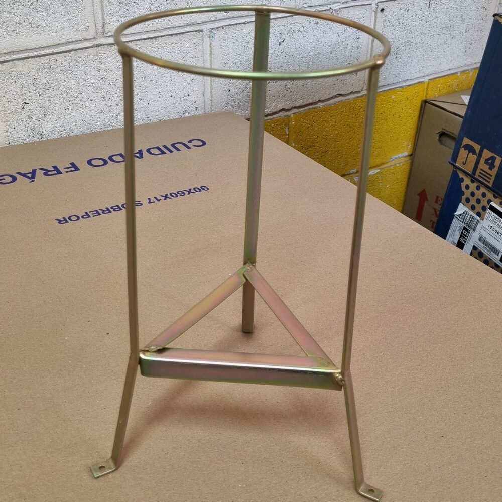 Tripé para extintores - novo modelo -